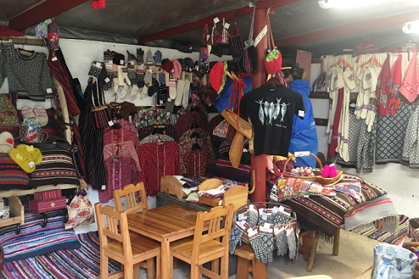 Kihnu handicraft shop ‘Njaputüe pued’