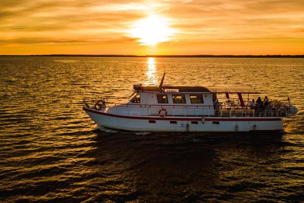 Bootsfahrten mit Pärnu Cruises auf dem Fluss Pärnu und in der Pärnuer Bucht