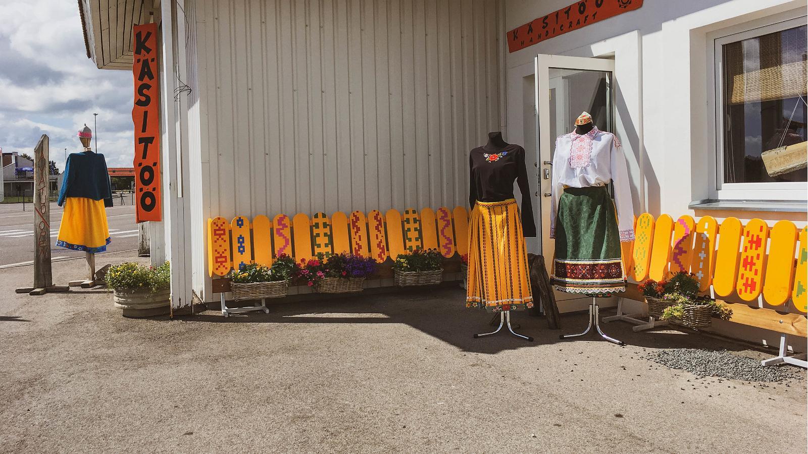 Muhu Käsitöö on the Kuivastu Harbour quay