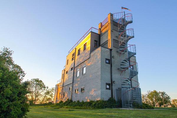 Meeresturm am Gutshof Saka