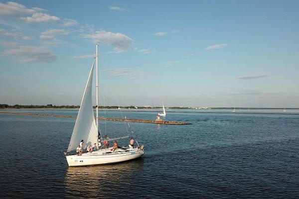 Seikle Vabaks sailing around Pärnu Bay 