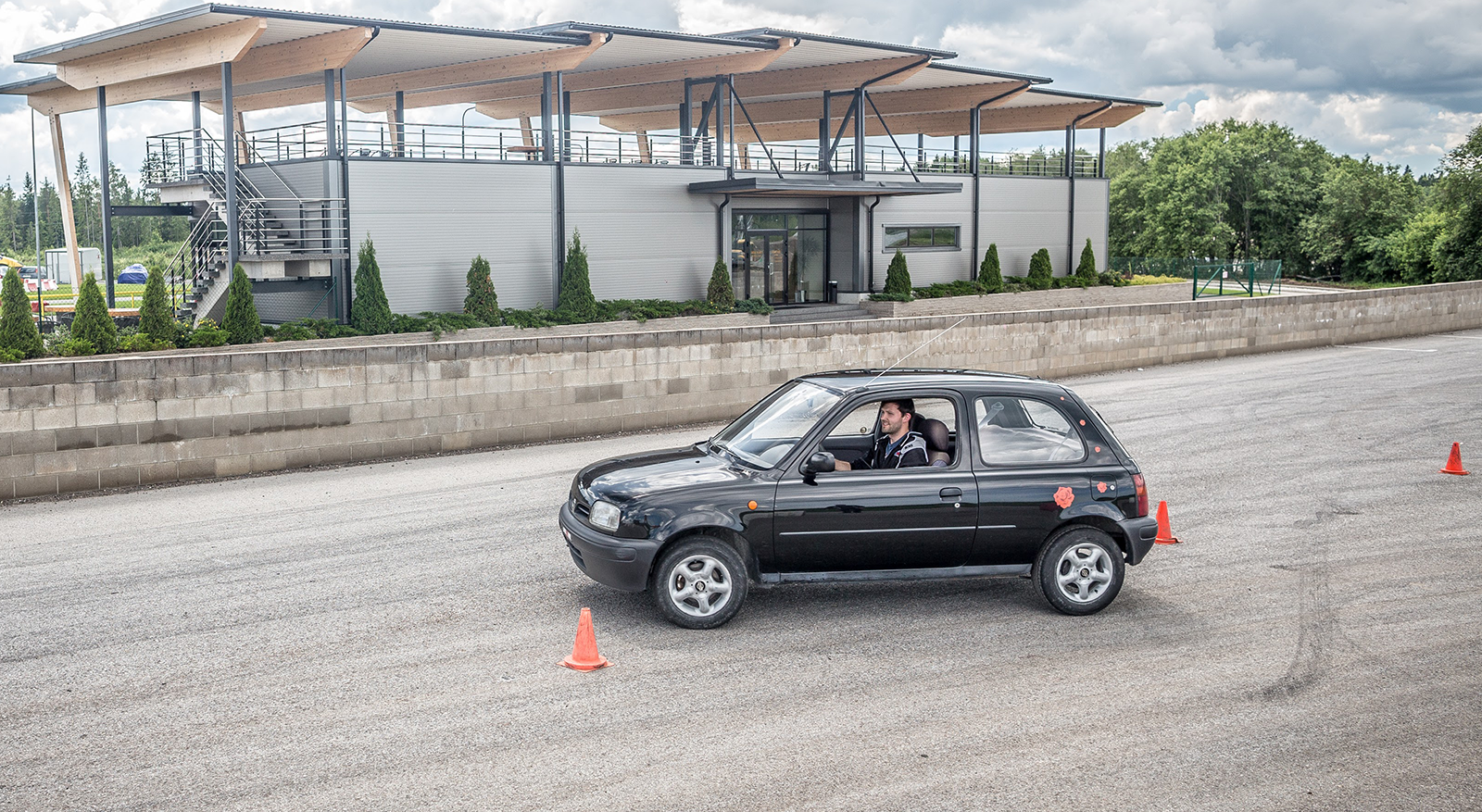 Езда на трюкаческом автомобиле в парке LaitseRallyPark | Visitestonia.ee  kaart | Navicup self guided tour app and map