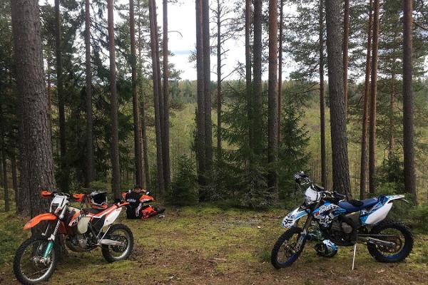 Enduroabenteuer in der Nähe Tallinns