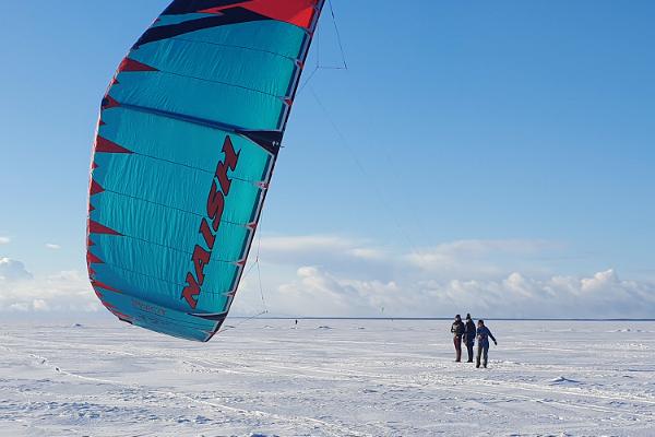 Pärnu Surf Center - talvinen leijalautailukoulutus Pärnun rannassa ja muualla Virossa