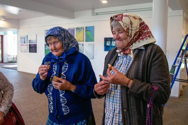 Kihnu tautas nama izstāžu galerija