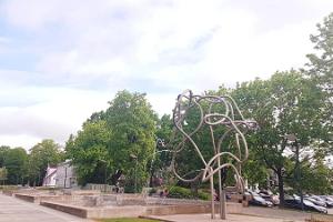Das Juri-Lotman-Denkmal