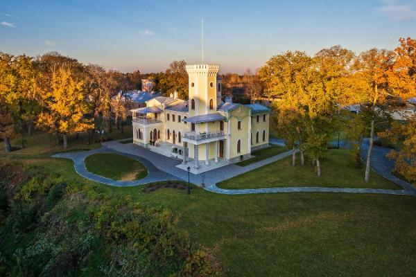 Бутик-отель в замке Schloss Fall в Кейла-Йоа