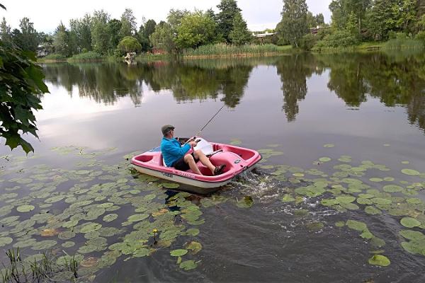 Pedal boat rental in Räpina