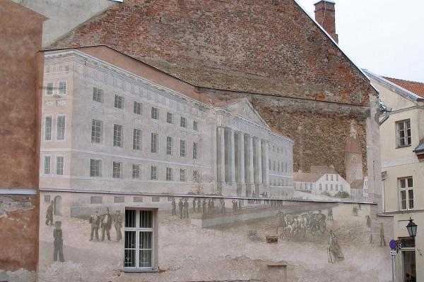 Пешая прогулка по историческому городу Тарту: Дом фон Бока