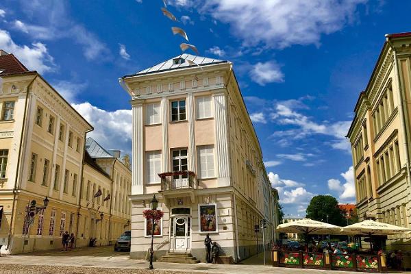 Tartu Art Museum or the Leaning House of Tartu