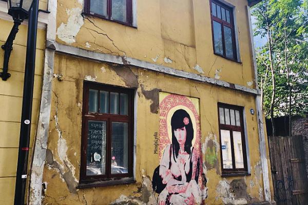 Street art tour in the Old Town of Tartu