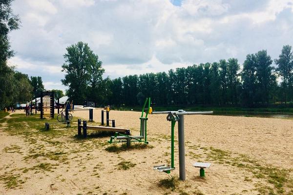 Sport- und Spielplatz des Stadtschwimmbades am Emajõgi