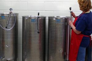 Käsityöviinien valmistuksen peruskurssi Murimäen viinikellarissa