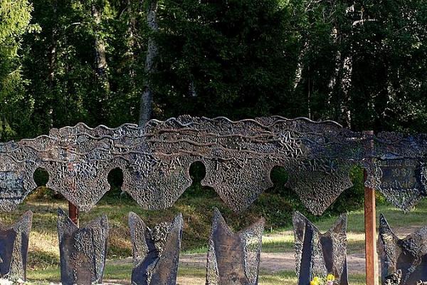 Denkmal für die Baltische Kette in Lilli