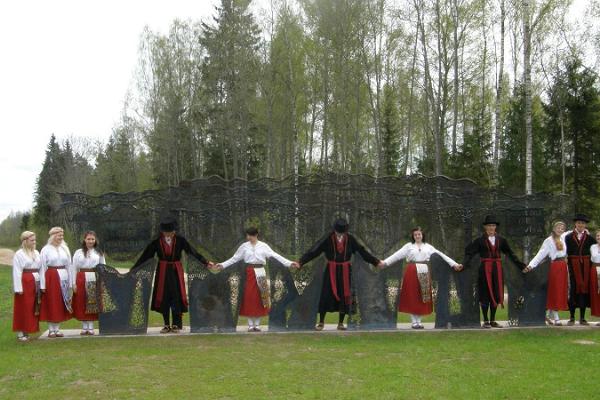 Памятник Балтийскому пути в Лилли