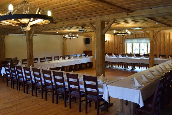 Suure Töllu Puhkeküla seminariruumid