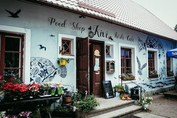 Exterior of the Kivi Tavern in Alatskivi