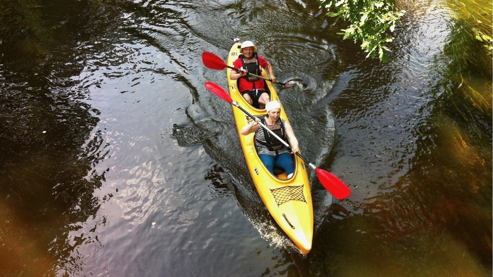 Разница Canoe and Kayak