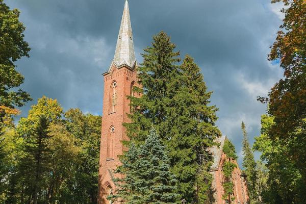 Церковь Андреаса ЭЕЛЦ (Эстонской евангелическо-лютеранской церкви) в Якси