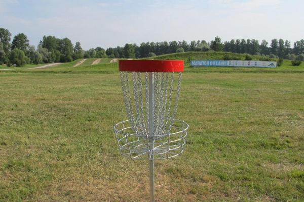 Discgolf-Bahnen im Dendropark des Freizeitparks Tähtvere in Tartu, Korb