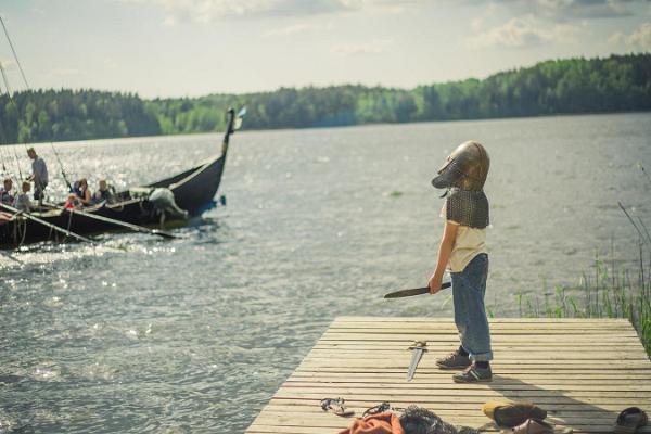 Izklaides braucieni ar vikingu kuģi "Turm"