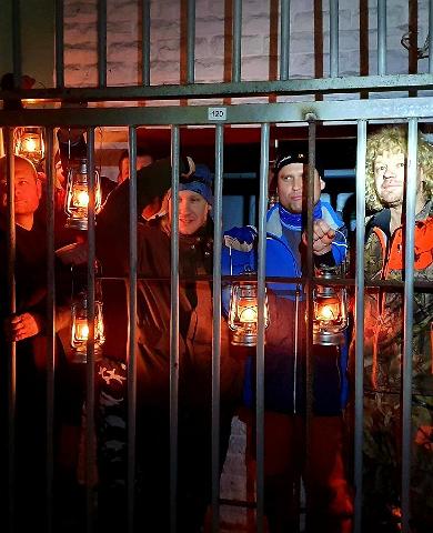 Guided tour of Murru Prison with lanterns