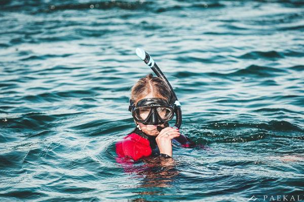 Paekalda Semestercentrums snorkelturer med flotte i Rummu stenbrott