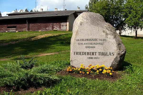 Monument to Friedebert Tuglas in Puiga 