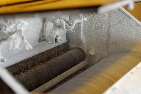 Das Wassermühlenprogramm von Hellenurme „Vom Wasser bis zum Brot oder in der Mühlenkammer das Getreide zu Mehl vermahlen und in der Backkammer das Brot backen“