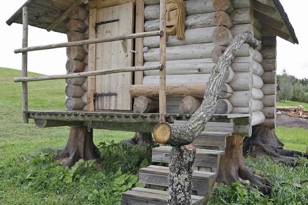 Witch's Country- accommodation in a unique house
