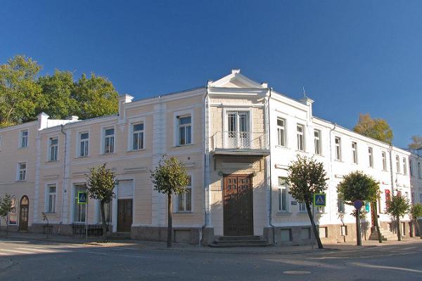 Здание старой аптеки в Выру (Дом Стединга)