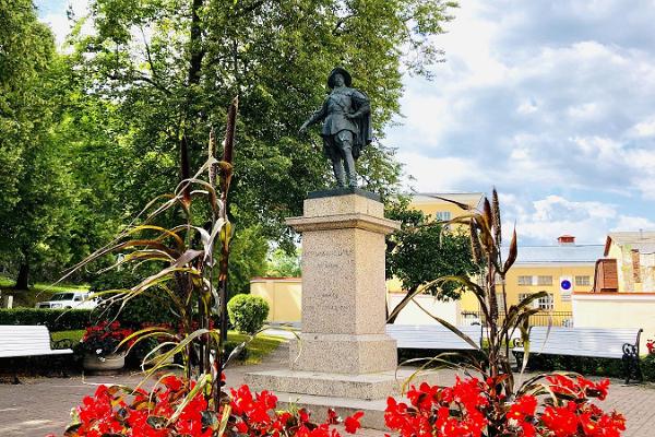 Cultural-historical walk in Tartu parks and on shores