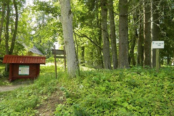 Wanderweg am Kavadi-See entlang