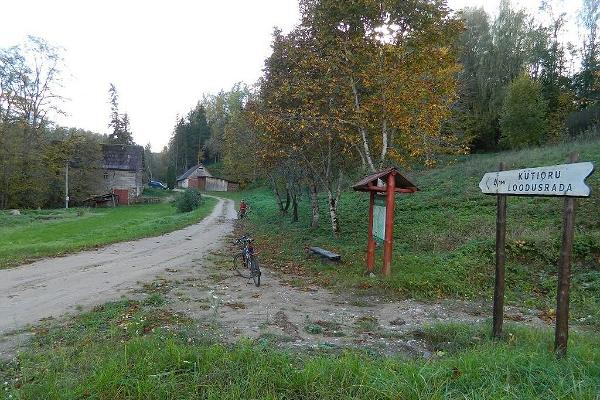 Wanderpfad im Urtal Kütiorg