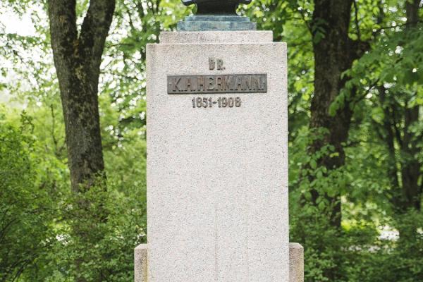 Karl August Hermanni monument