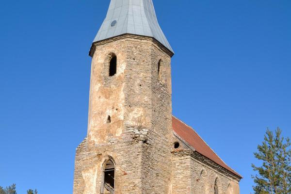 Paluküla kiriku varemed