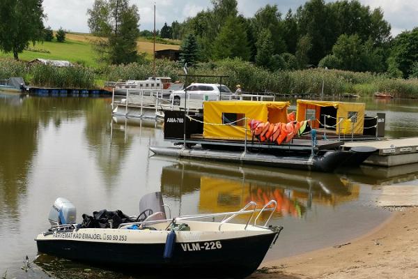 Floßverleih auf dem Fluss Emajõgi (dt. Embach)