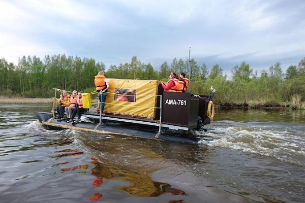 Floßverleih auf dem Fluss Emajõgi (dt. Embach)