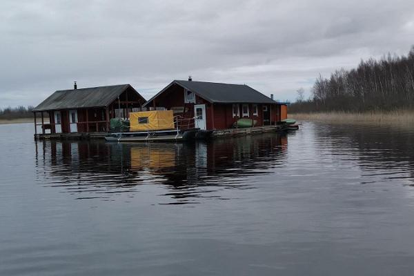 Raft house in Emajõe-Suursoo