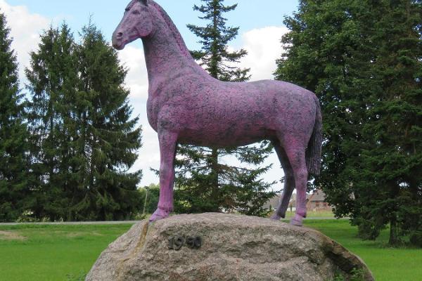 Horse monument in Luunja
