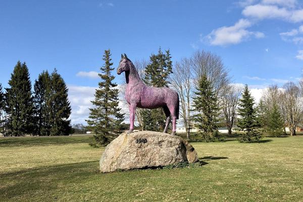 Horse monument in Luunja