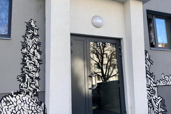"Smartovkat" ja seinämaalaukset - löytöretki Tarton kaupungin ulkogalleriaan