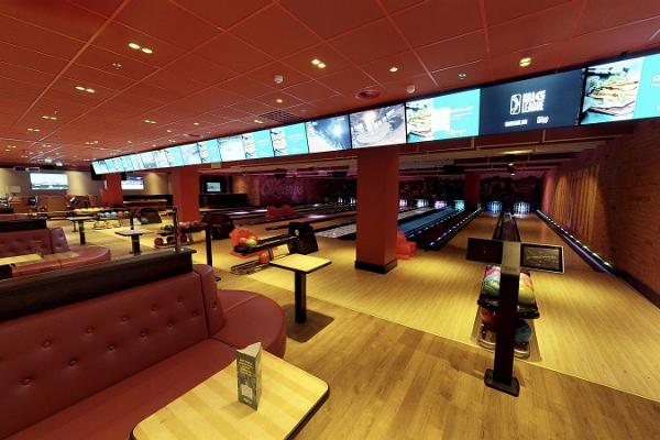 Bowling i O'learys fritidscenter i Kristiine