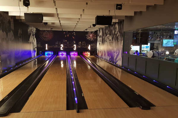 Bowling at O’Learys entertainment centre in Ülemiste