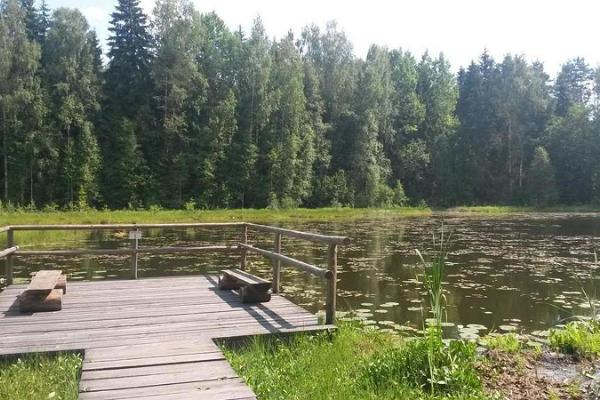 Туристическая тропа в древней долине Элва и место для установки палаток Илли