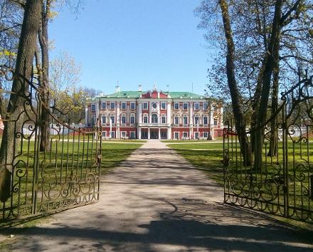 Giidiga jalgsi ekskursioon Pärnu vanalinnas