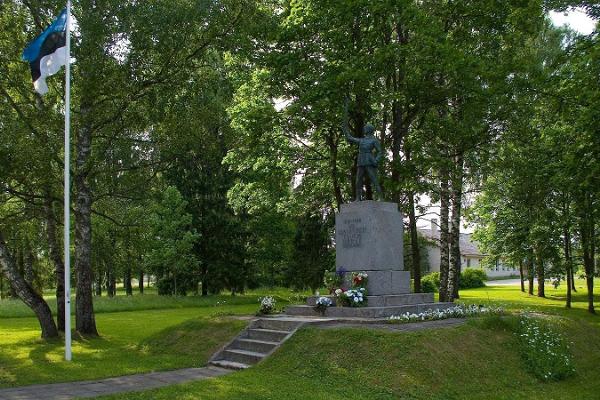 Die Gedenksäule für den Freiheitskrieg in Rõuge