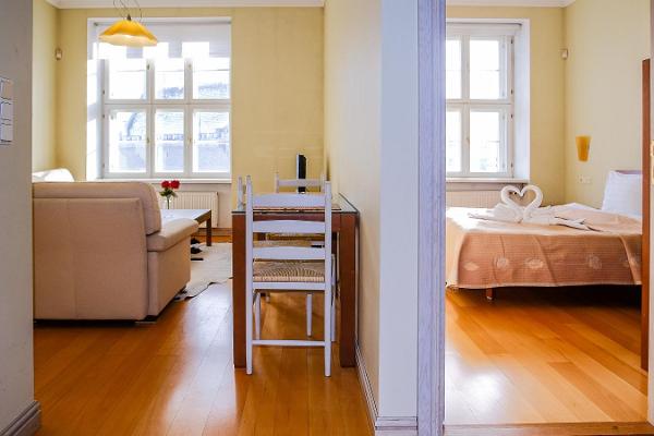 Dream Stay Apartments - en lägenhet med bastu och utsikt över Rådhustorget