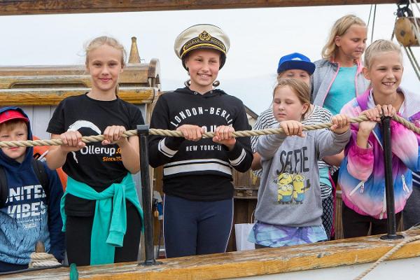 Fahrten an Bord des historischen Segelschiffs Hoppet