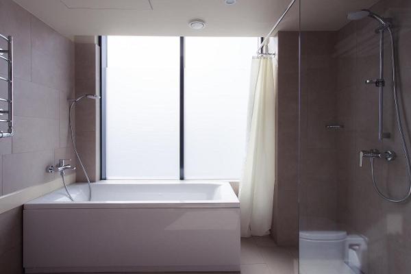 Отель Tartu, светлая ванная комната